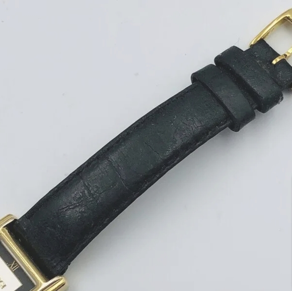 GUCCI Women's 2600L Quartz Watch St.Steel Gold Plated - Picture 15 of 16